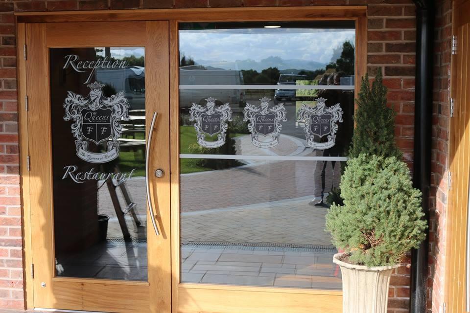 The Queens At Horton Telford Kültér fotó